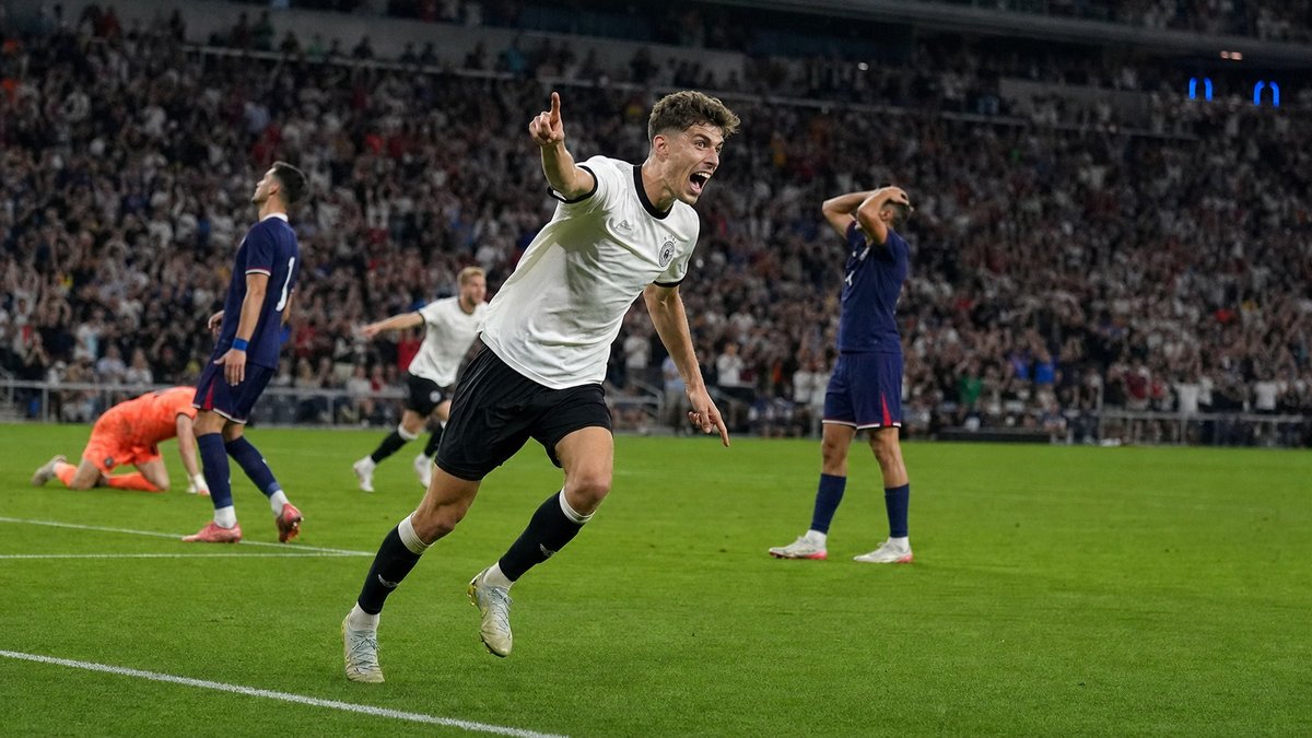 Alemanha vence EUA por 2 a 1 e chega à Copa com nove vitórias seguidas