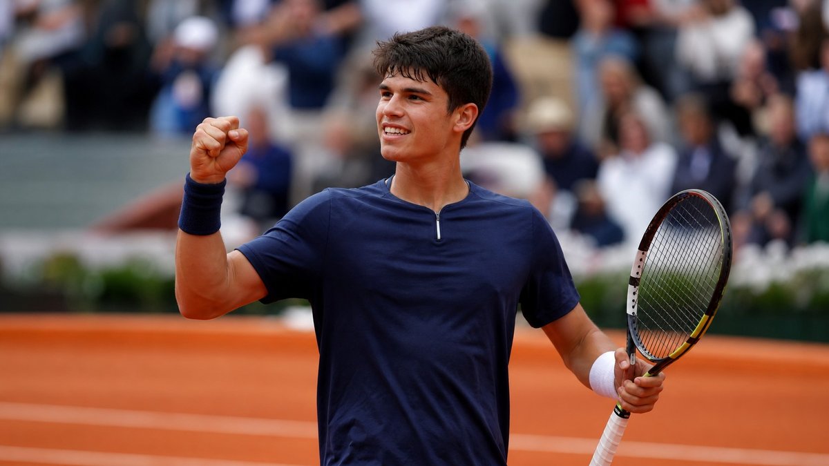 Guto Miguel faz história em Roland Garros e vira nº 1 juvenil do mundo