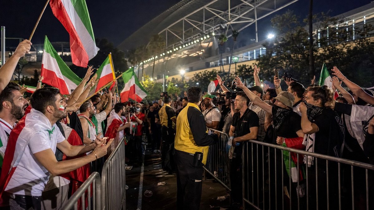 Irã busca 2 a 2 com Nova Zelândia e leva política para o centro da Copa