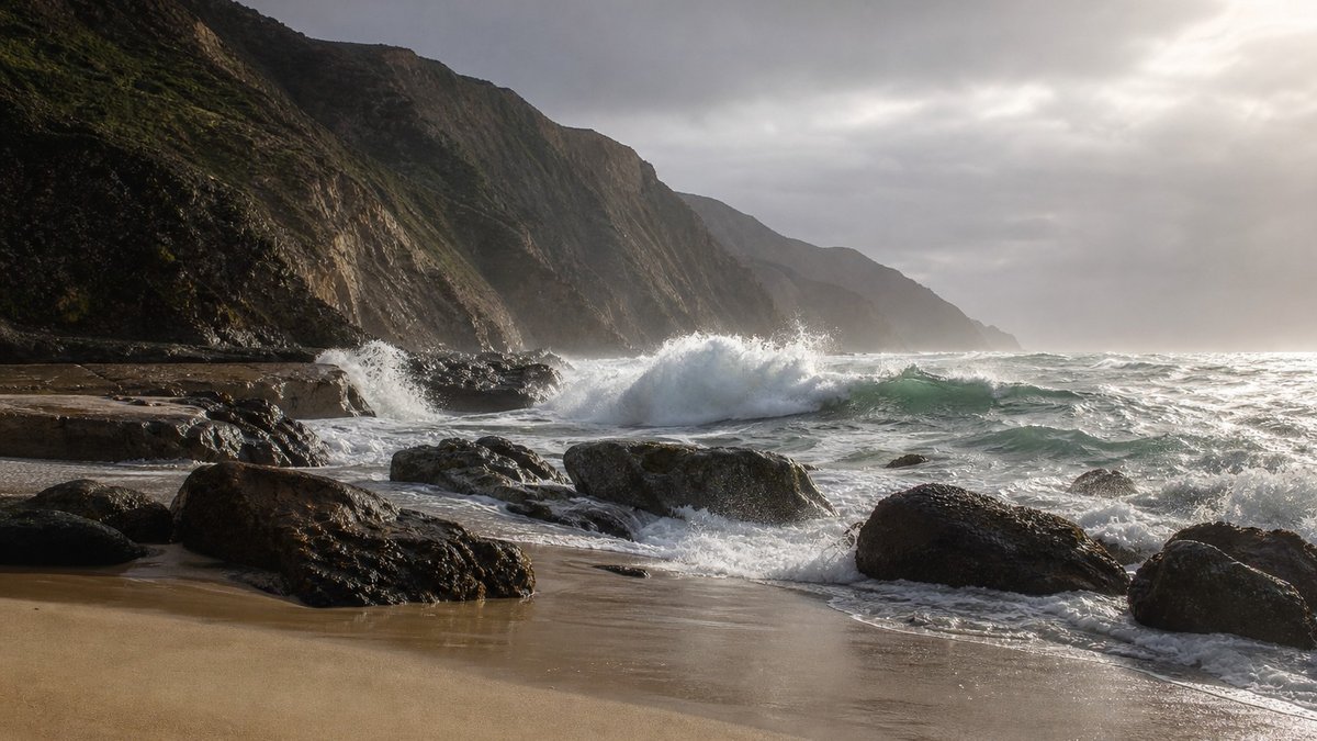 Praia na Califórnia vira alerta após amigas morrerem arrastadas por ondas